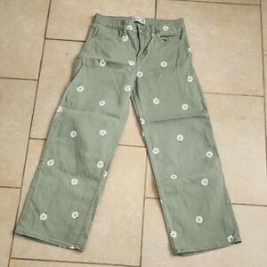 Abercrombie Kids Green Floral Pants SIZE 15/16 Short